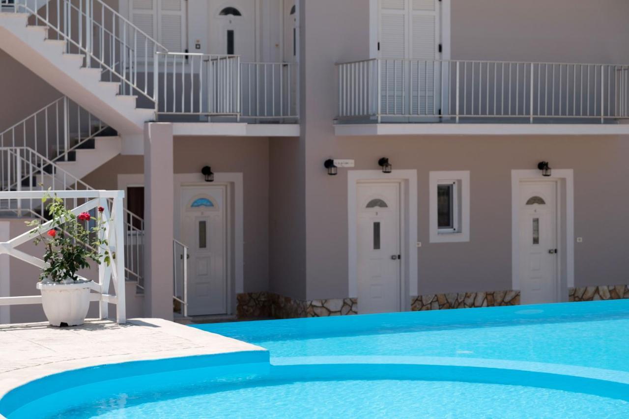 Kouros Apartments & Studios By Hotelius Agios Stefanos Avliotes  Extérieur photo